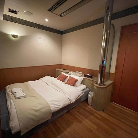 Hotel Luxe - Adult Only Tokyo Exterior photo